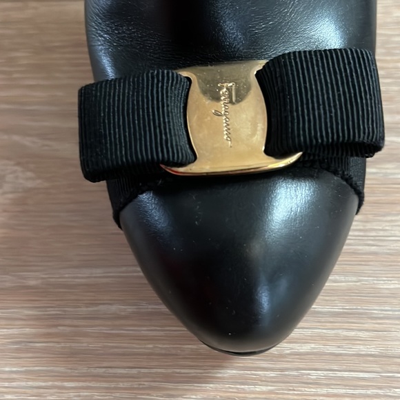 Black Ferragamo boots with gold bow detail size 10B. - Picture 7 of 8